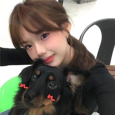 昭昭明月映孤舟